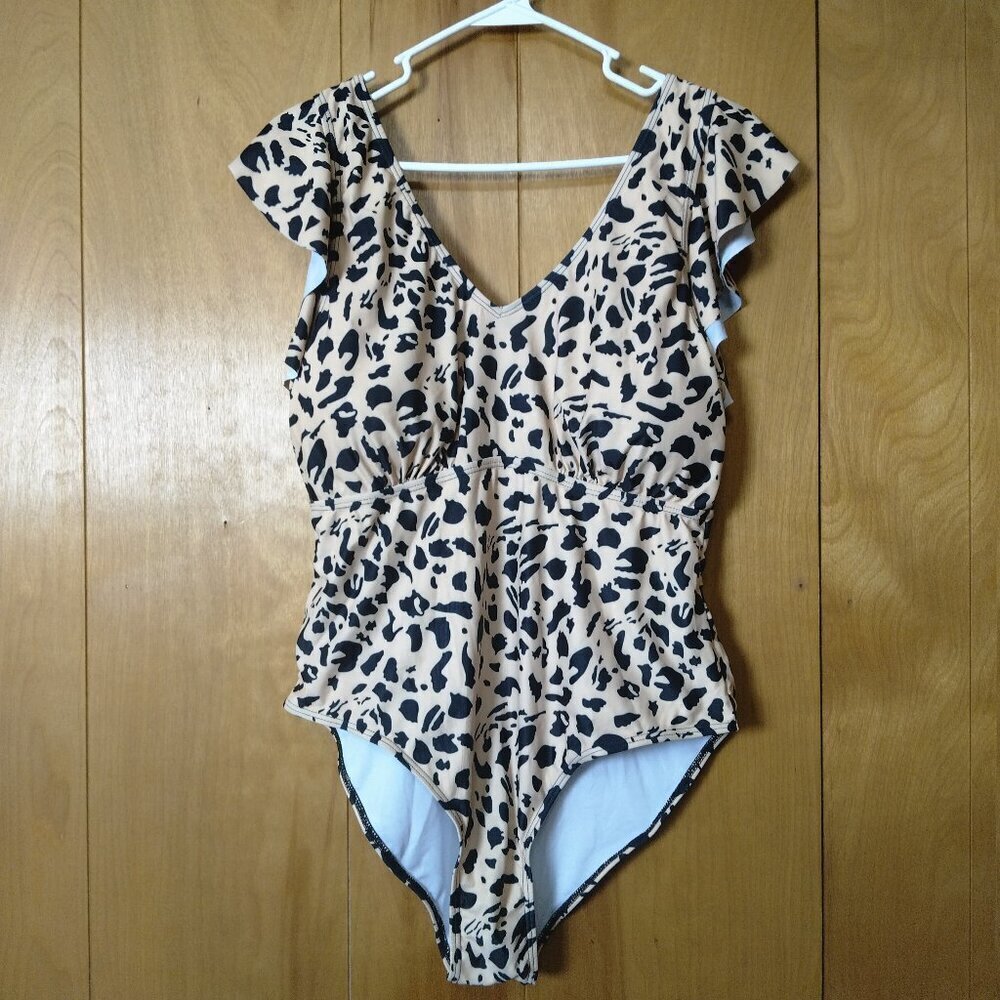 Women's 2XL One Piece Ruffle Shoulder Bathing Suit Swimwear Geometric Print